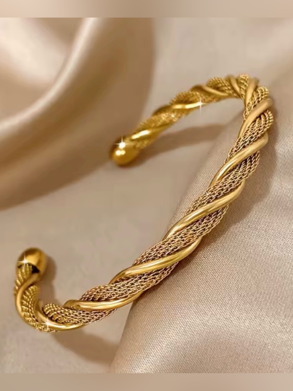 Bracelet. Stainless Steel Open Design, High-end Feel, 18k Gold-plated Bangle. - Picture 4 of 6